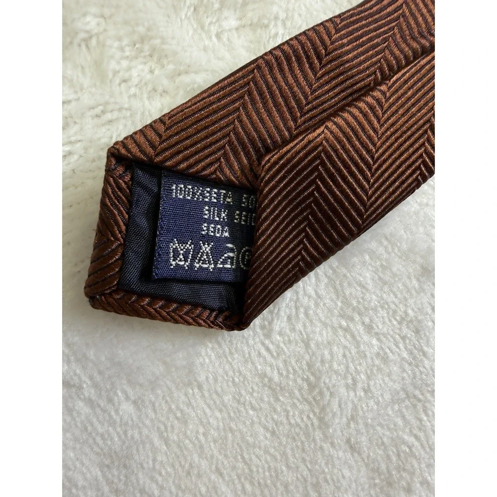 Burberrys Of London Vintage Brown Herringbone Silk Tie 3.5 Inch‎ Blade